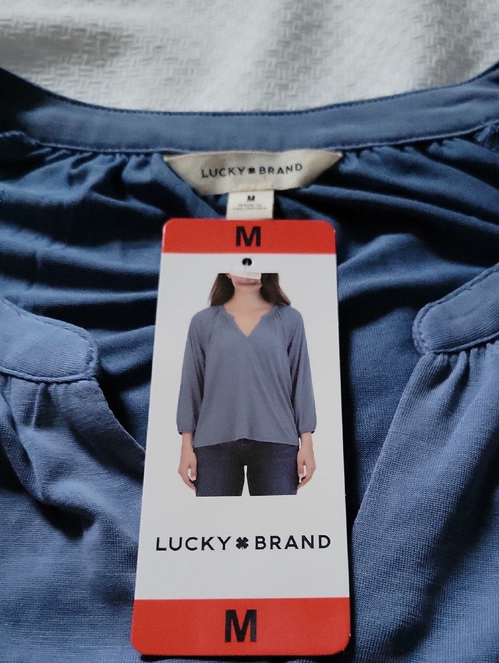 Lucky Brand Delft Blue V-neck 3/4 Sleeve Top Blouse M NWT - Picture 4 of 8